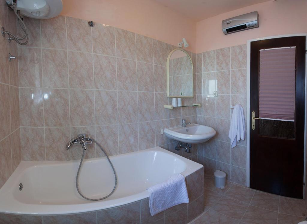 Apartments Beautiful Sandy Beach Split Pokoj fotografie