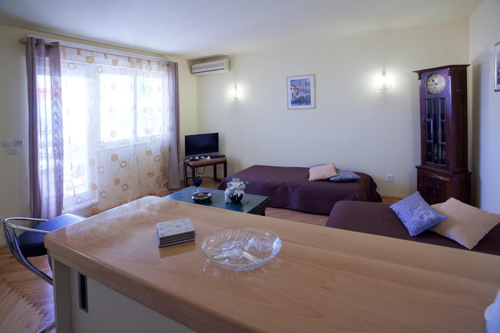 Apartments Beautiful Sandy Beach Split Exteriér fotografie